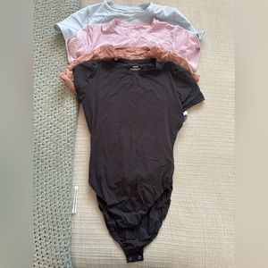 Skims Fits everybody tshirt bodysuits